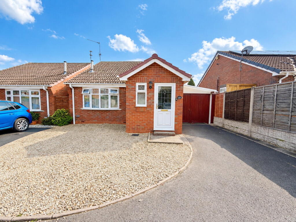 Main image of property: Moss Grove, Kingswinford, DY6 9HU
