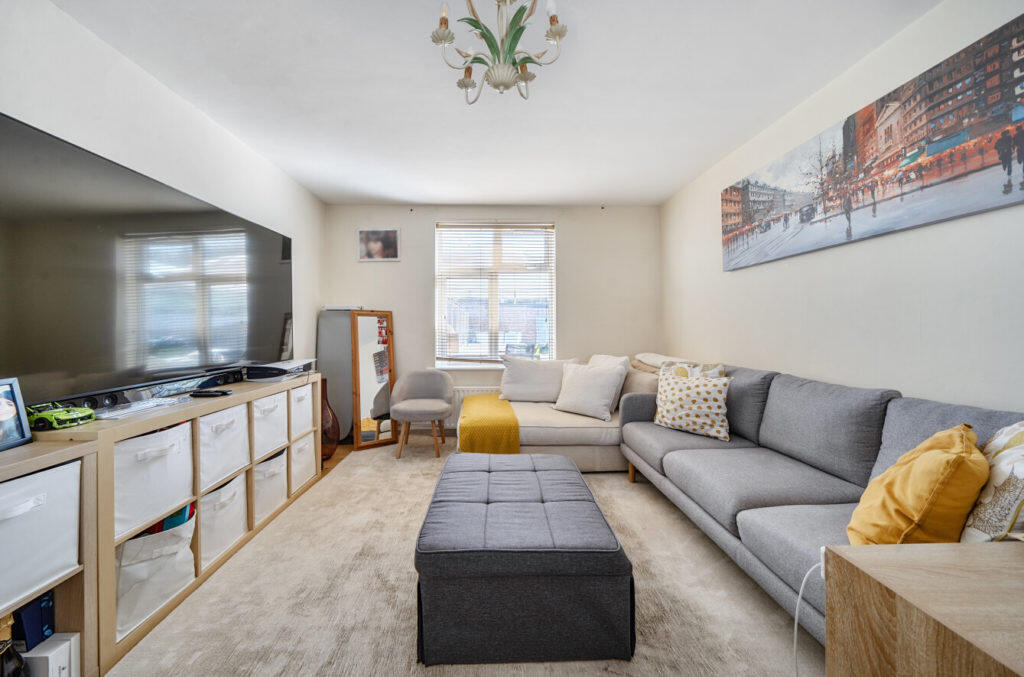 House in London - View 3