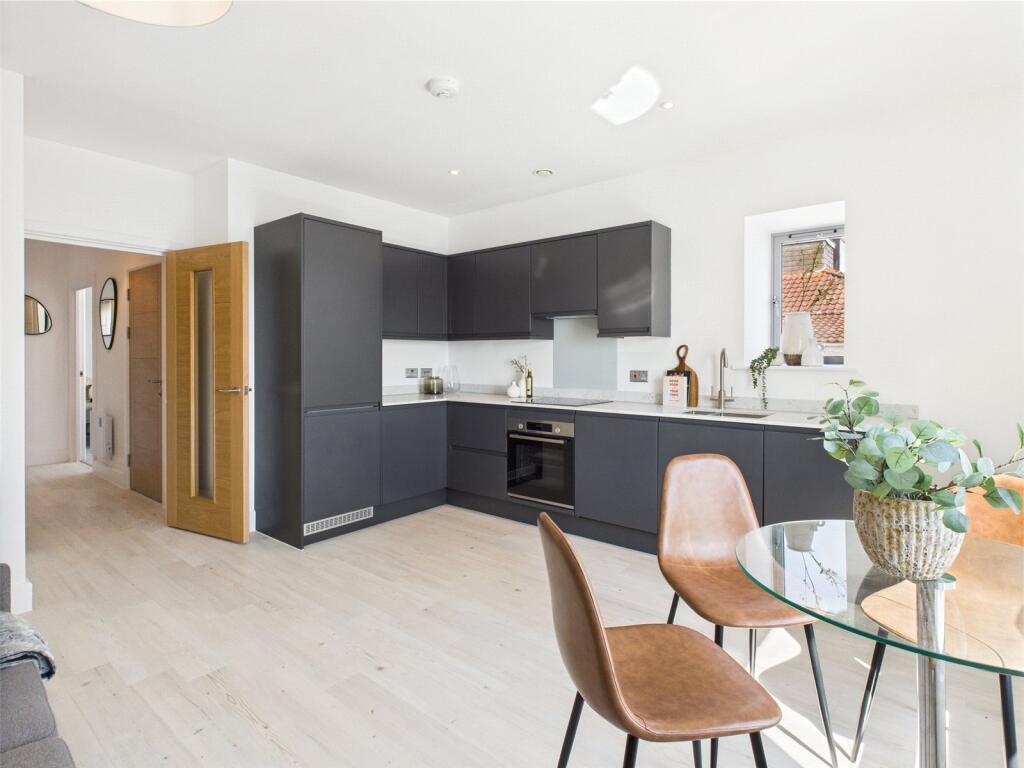 Main image of property: Apartment 7, Birnbeck Lodge, Birnbeck Road, Weston-super-Mare, BS23
