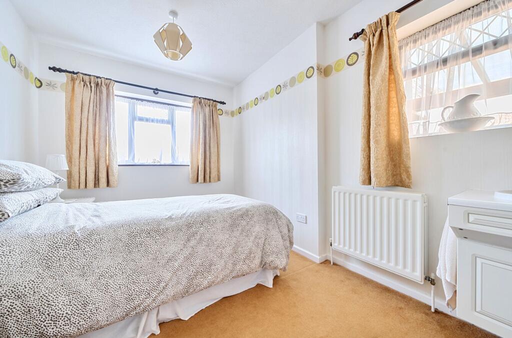 House in Chichester, Selsey - More