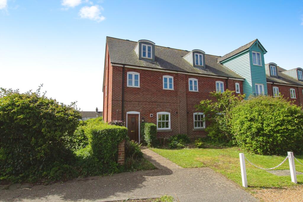 3-bed terraced on Thomas Mews, Soham, Ely, Cambridgeshire, CB7, £270,000