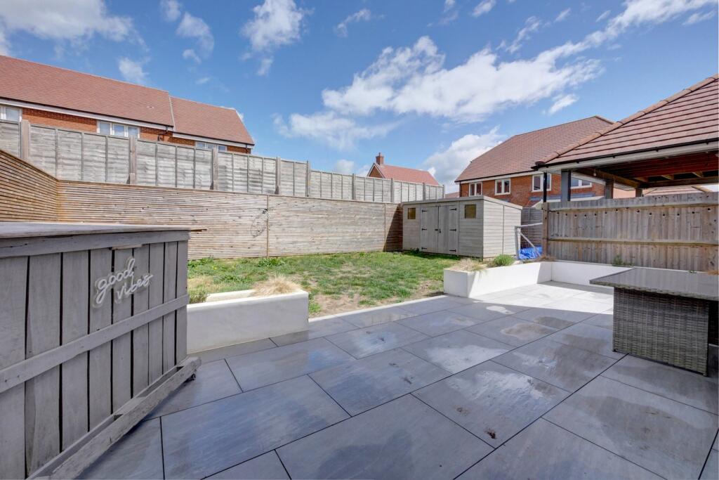 House in Wealden, Roebuck Park, Hellingly - More