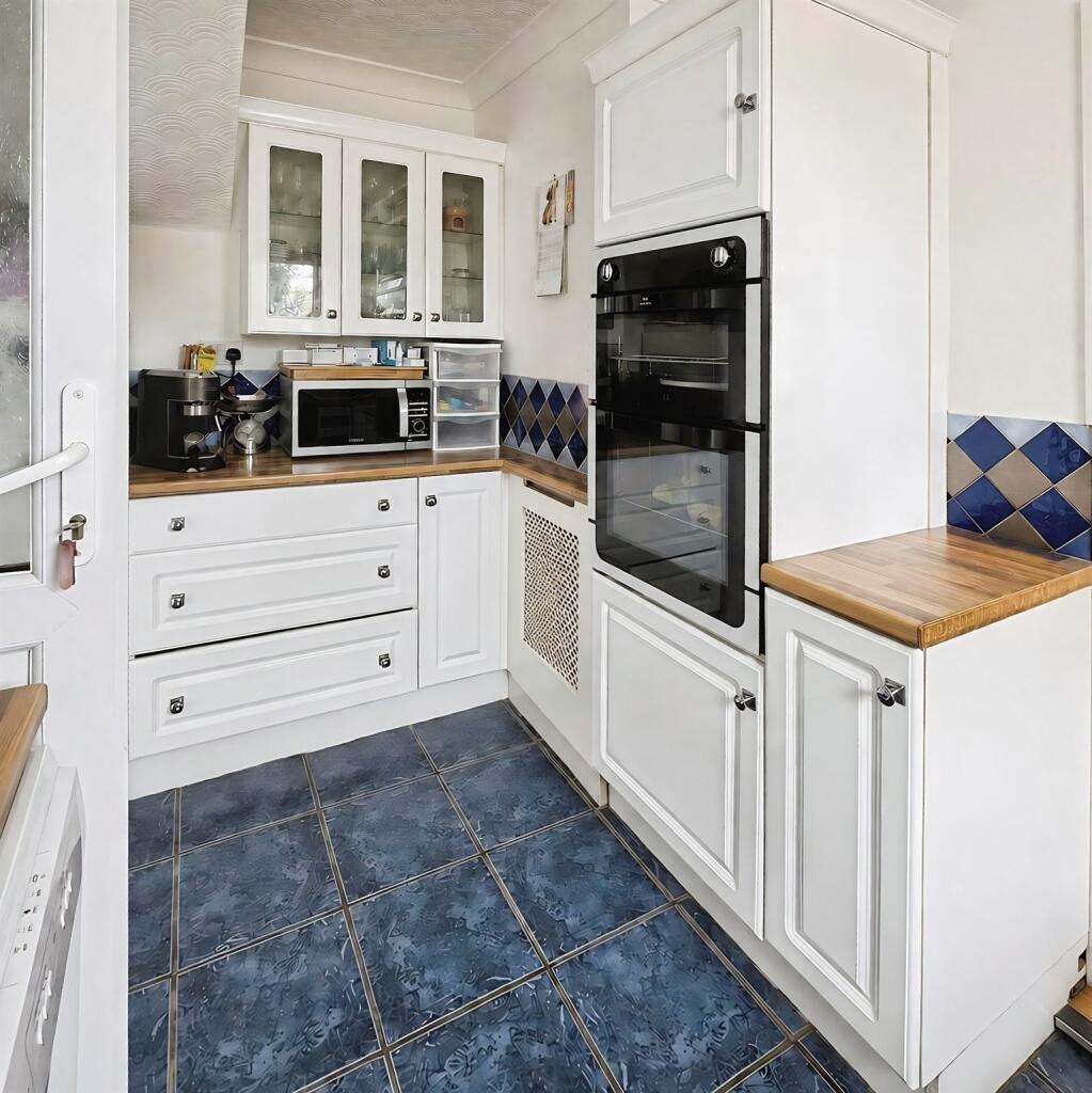 Ilfracombe Crescent, Llanrumney, Cardiff photo 4