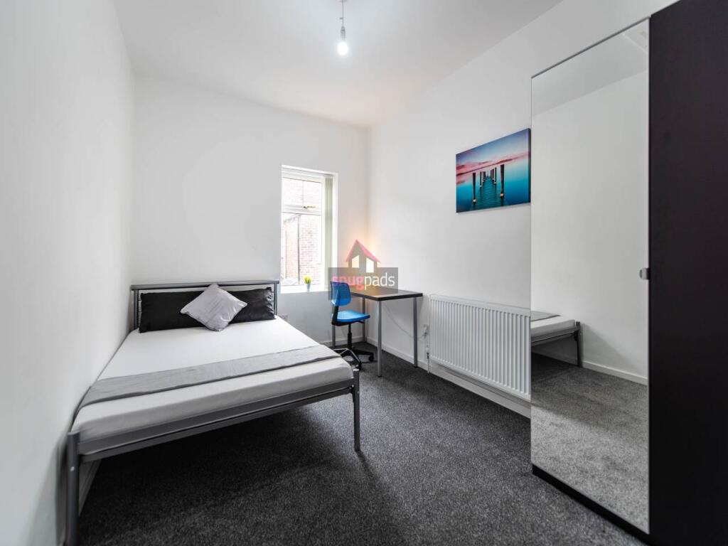 6 bedroom house for rent