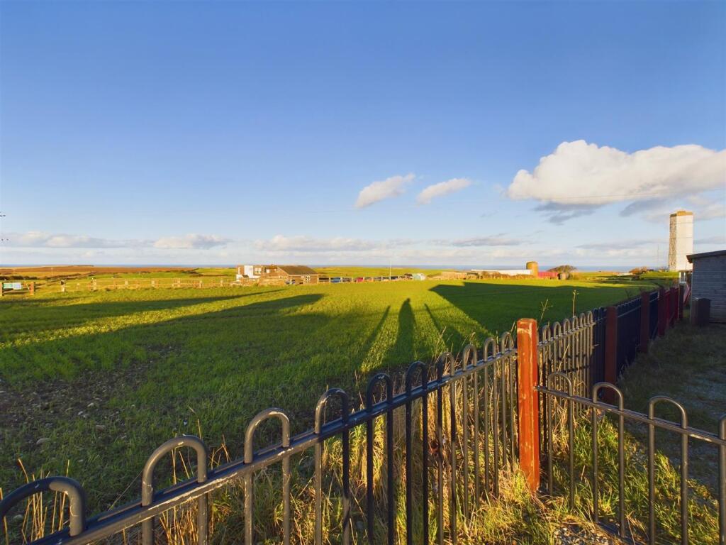 Lighthouse Road, Flamborough photo 2
