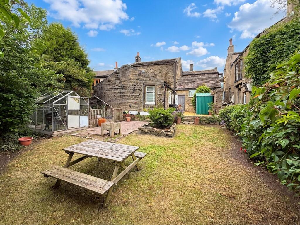 Main image of property: Stainland Road, Stainland, HX4