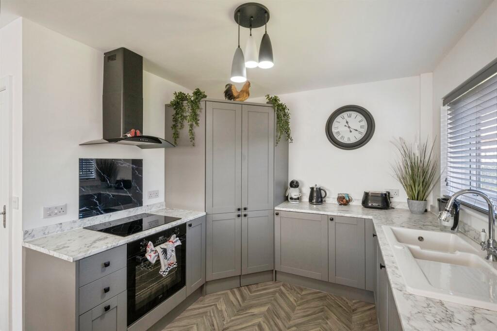 House in Doncaster, North Lincolnshire - View 3