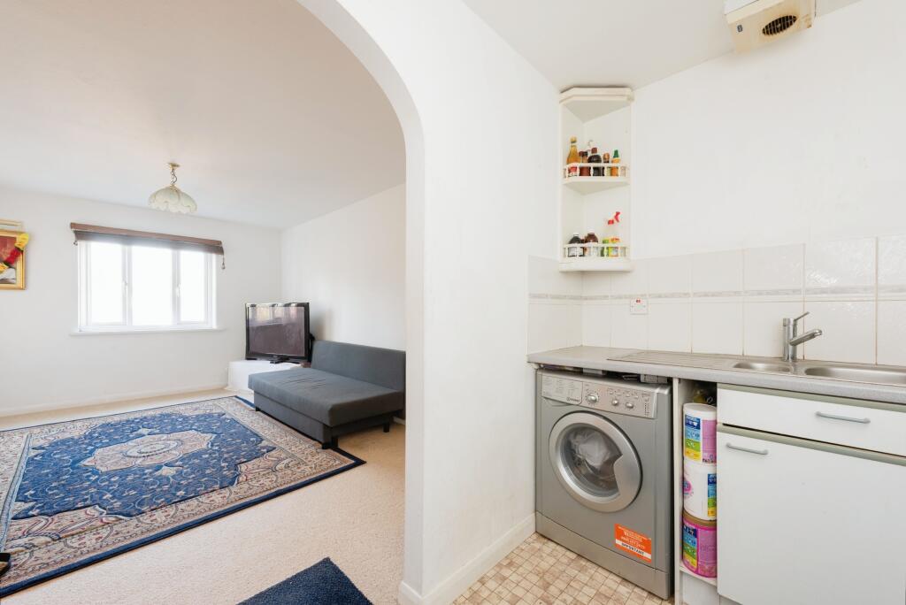 Apartment in London - View 5