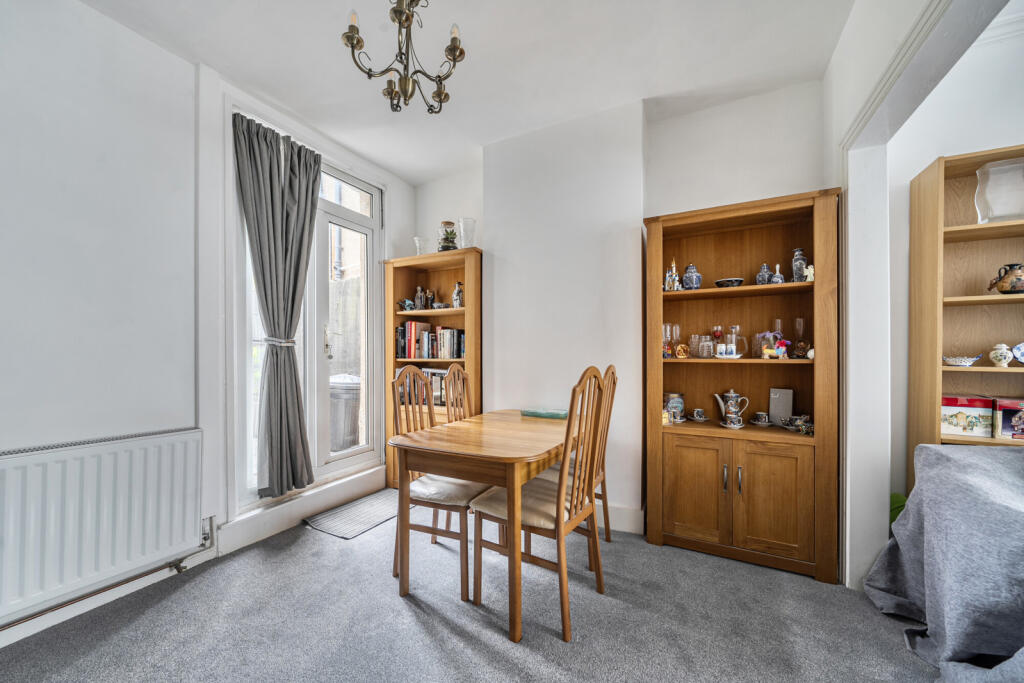 House in London, Lower Belvedere - View 3