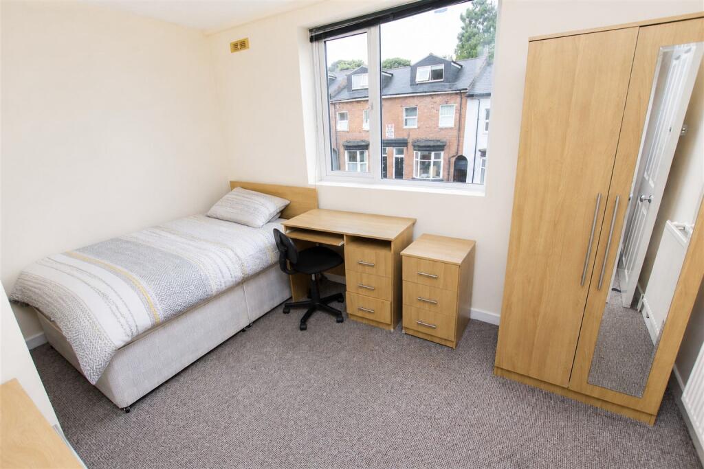 House in Birmingham, West Midlands - View 5