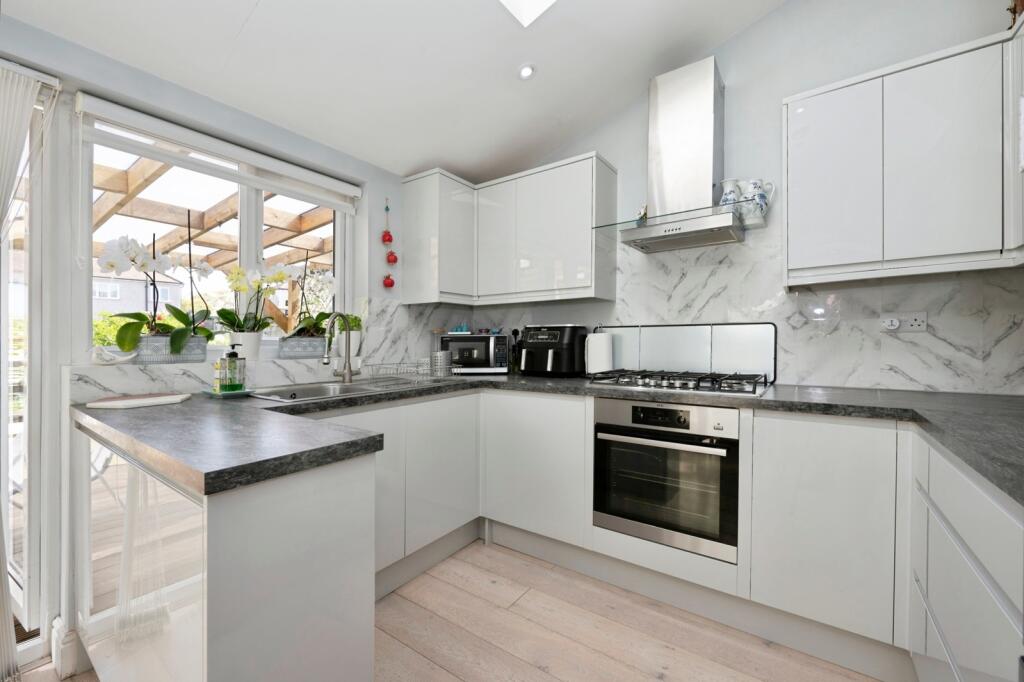 House in London - View 3