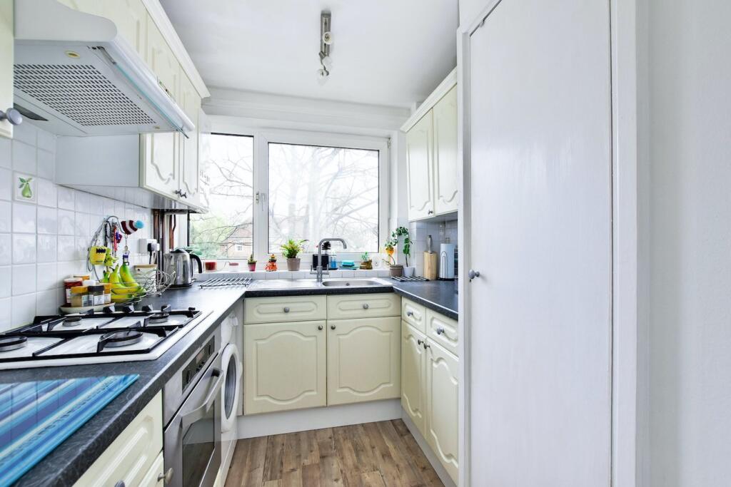 High Street, Chalfont St Peter, Gerrards Cross, SL9 – pohled 3