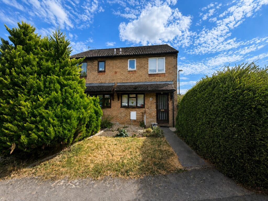 Main image of property: Dean Close, Banbury, Oxfordshire