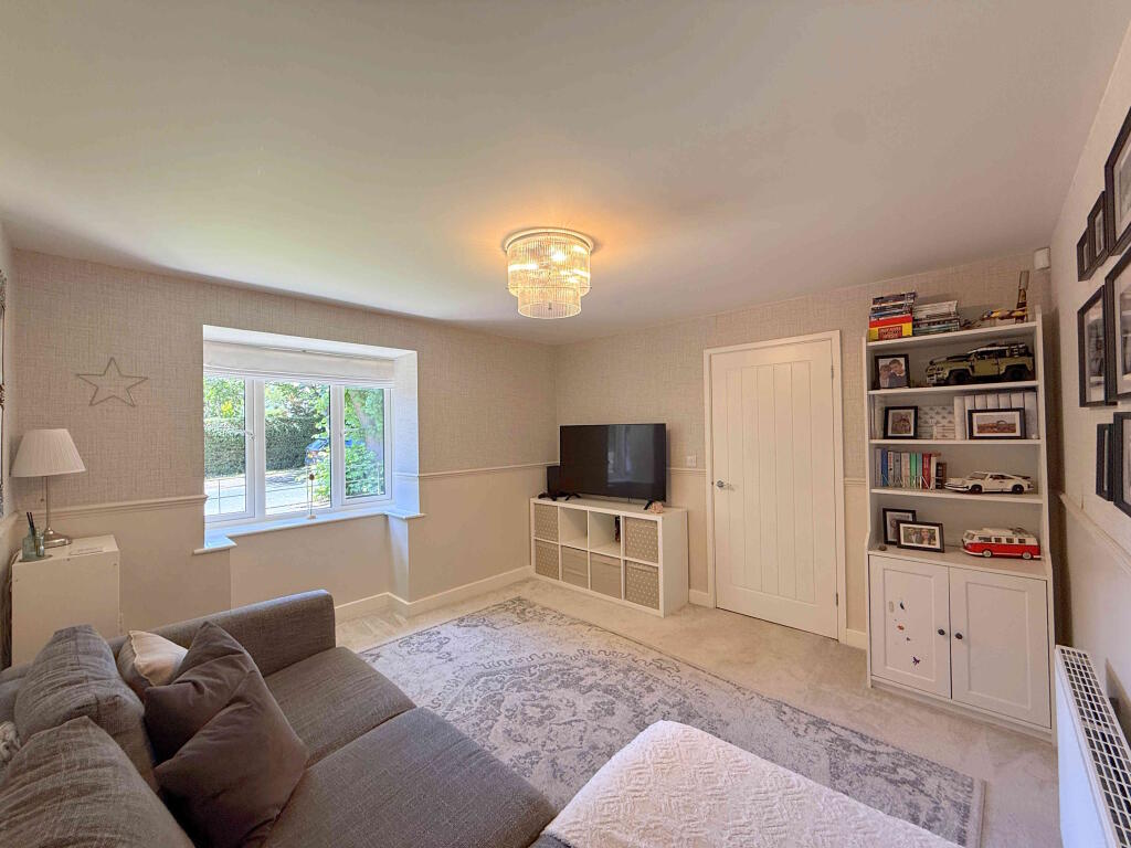 94 Westcliffe Road, Cleckheaton, BD19 3NW - View 4