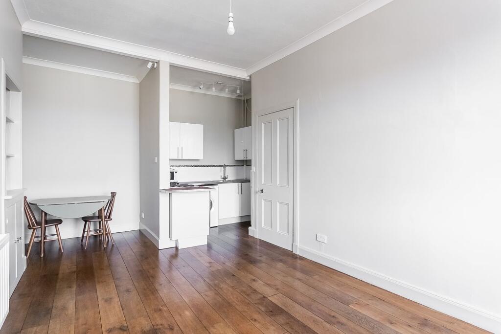 Apartment in Edinburgh - View 5