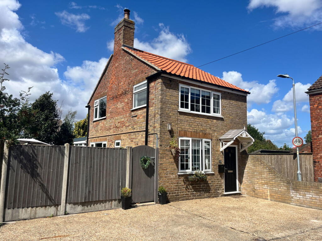 Main image of property: Commercial Road, Alford, Lincolnshire, LN13 9EY