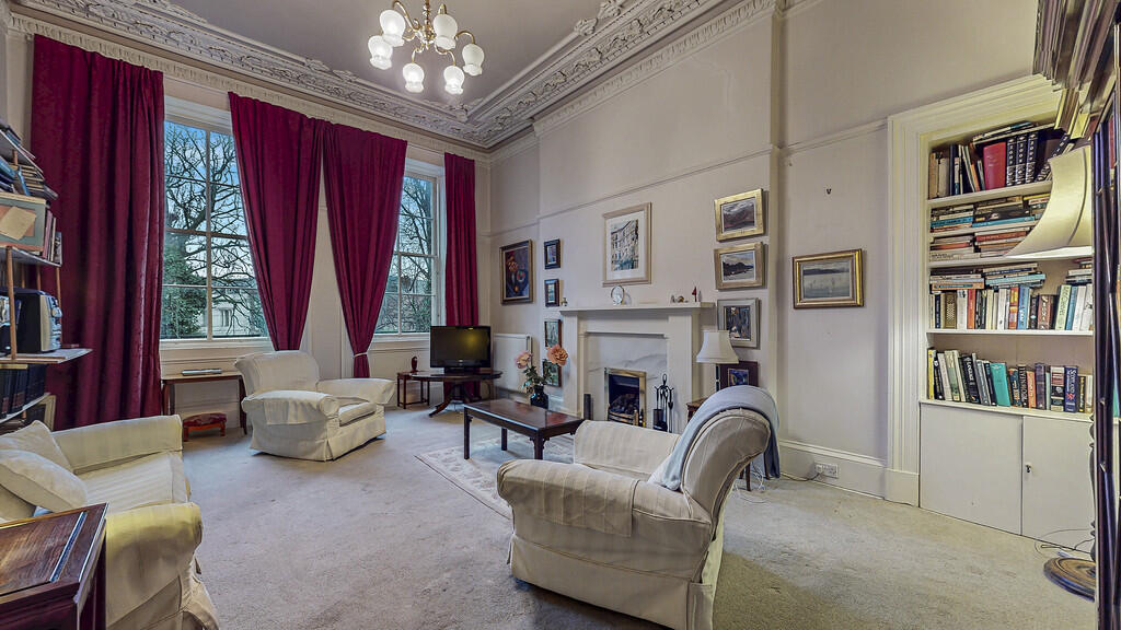 Lansdowne Crescent, Kelvinbridge - View 2