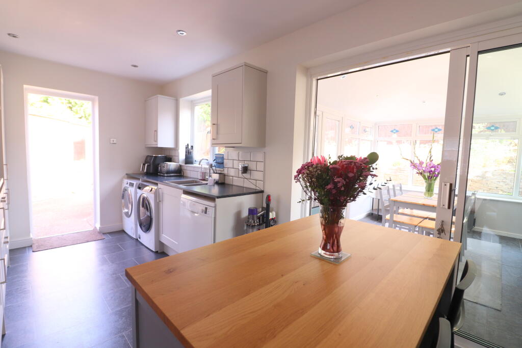 House in Bedfordshire, Luton - View 4