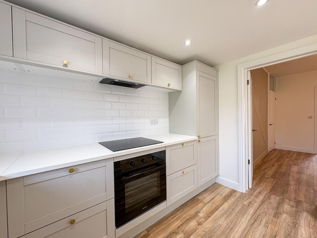 Cardiff Road, Dinas Powys - More