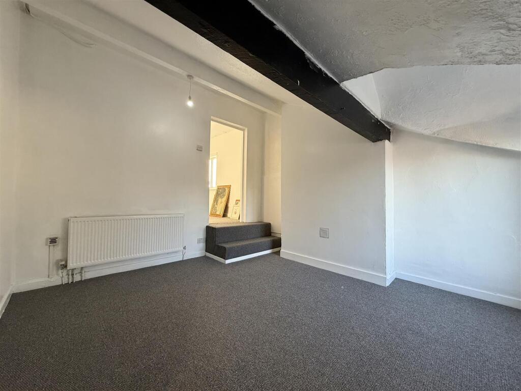 Apartment in Bolton, Moses Gate - More