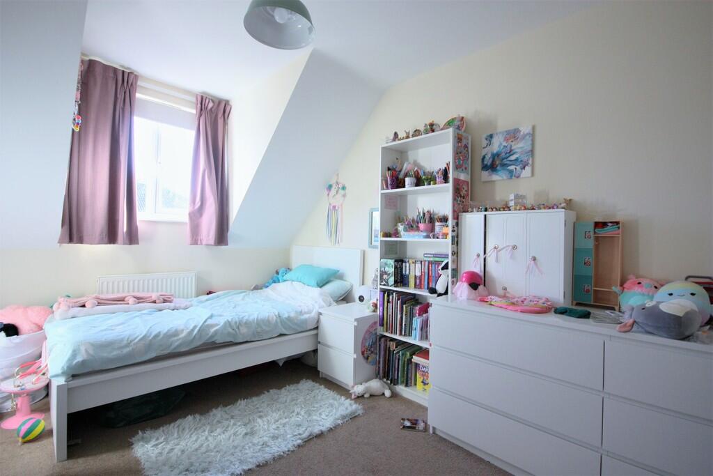 Turnpike Road, Highworth, - More