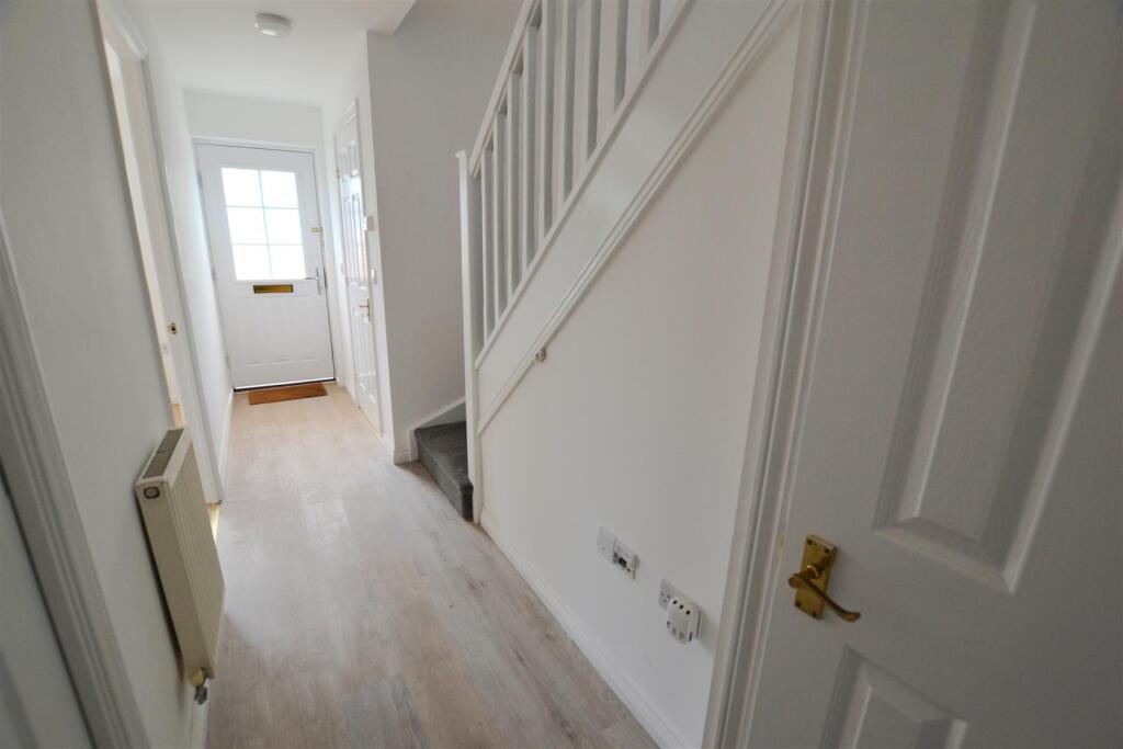 Walker Grove, Salisbury Village, Hatfield - View 6