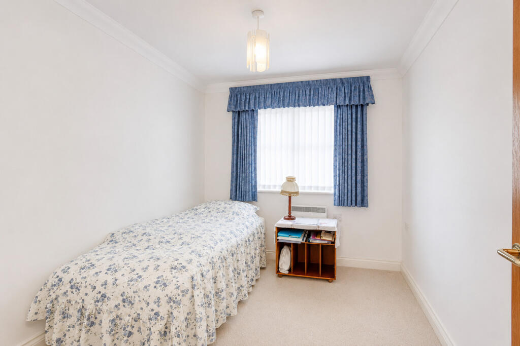 Apartment in Castle Point, Essex - More