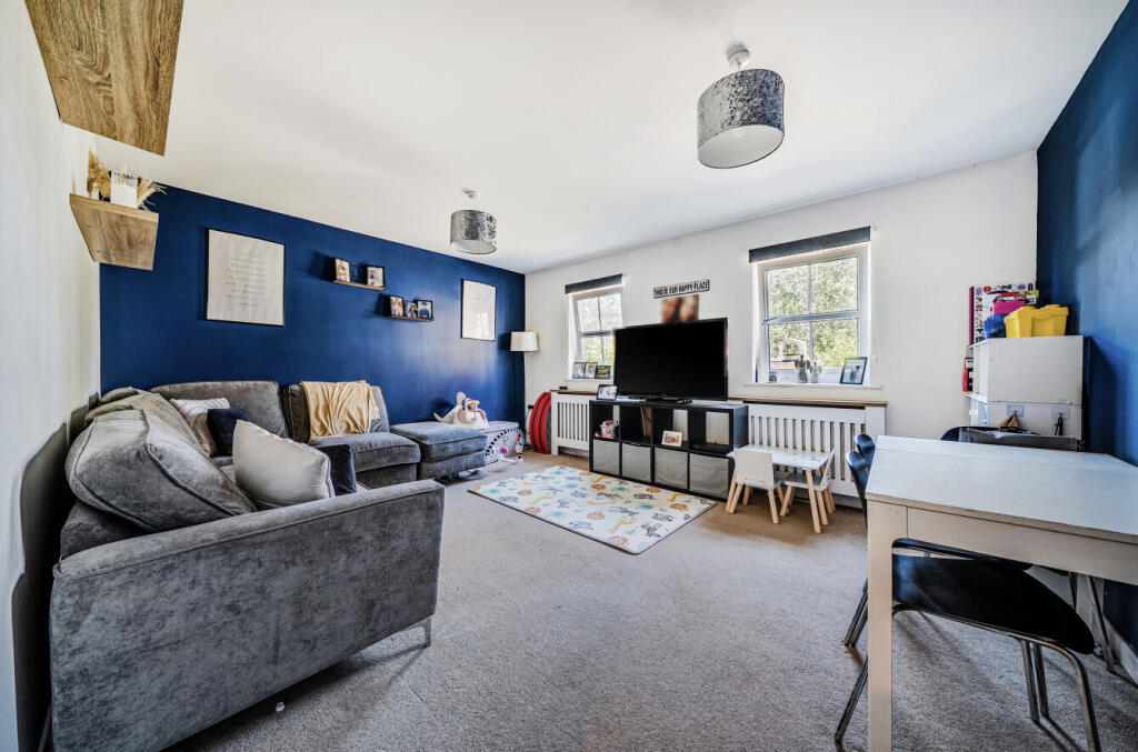 Apartment in Milford, Witley and Milford - View 2