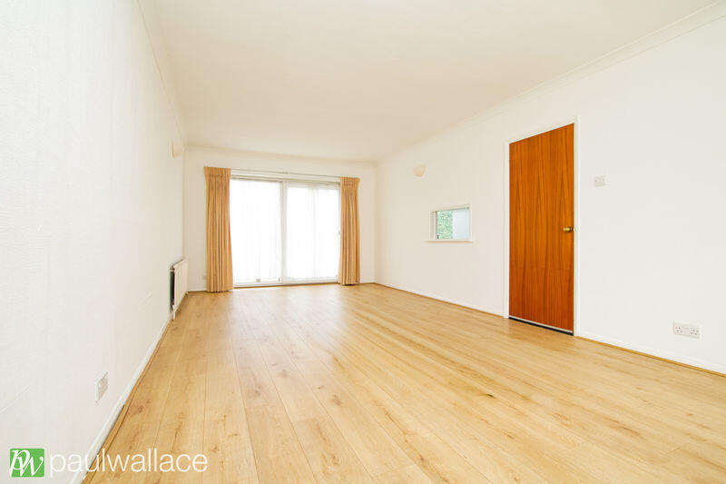 Stratfield Drive, Broxbourne photo 2