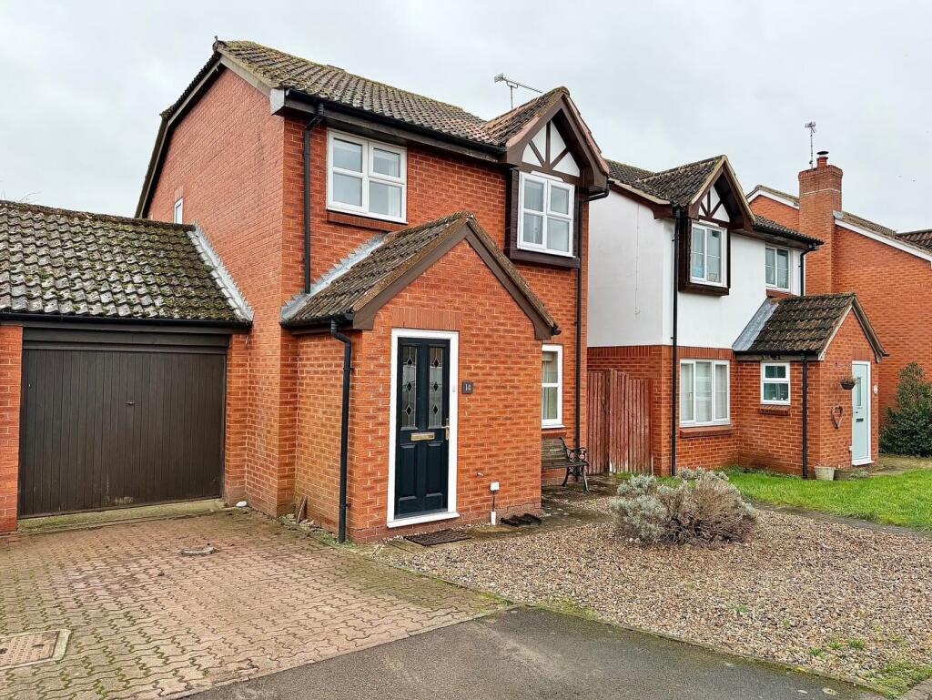 3-bed detached on 14 Meadow Close, Compton, £425,000