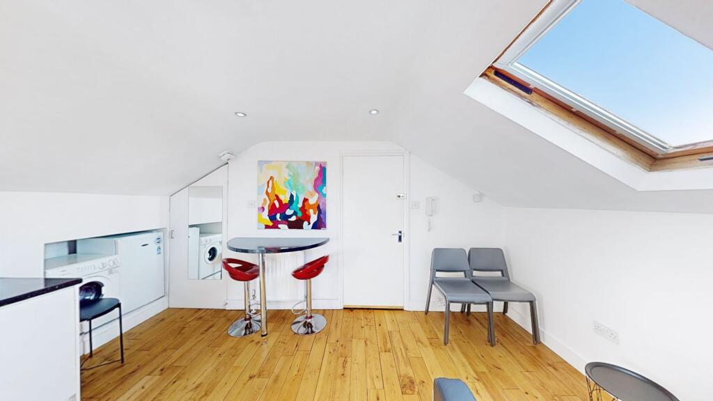 Studio flat for rent