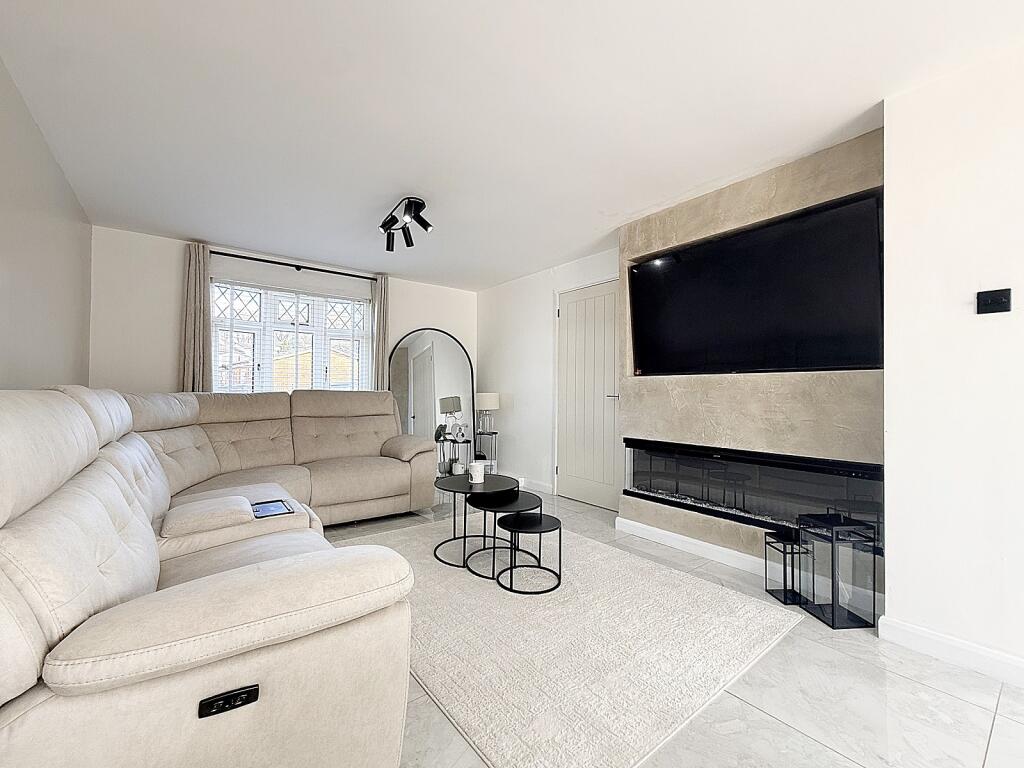 Park View, Llanharan, Pontyclun, Rhondda Cynon Taff. CF72 9RZ photo 3