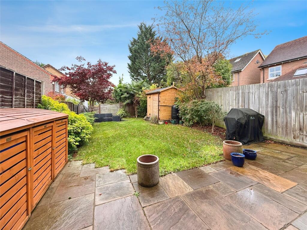 Tarrant Green, Warfield, Bracknell photo 4