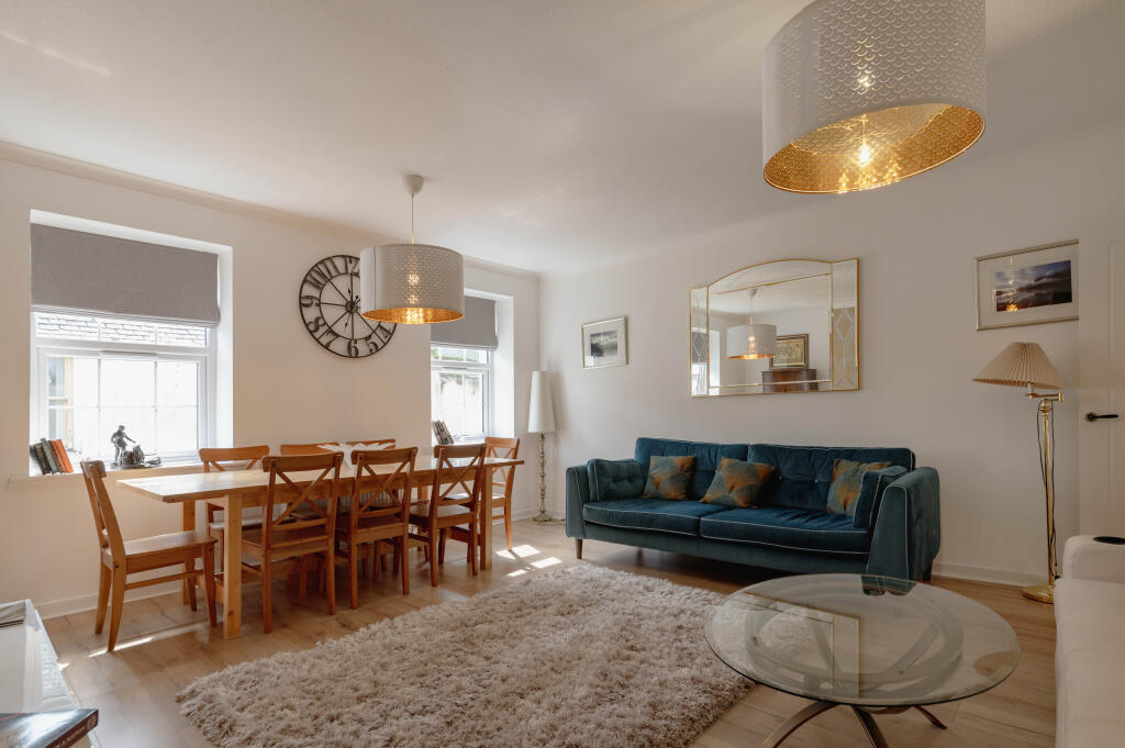 House in Aberdeen, Aberdeenshire - More
