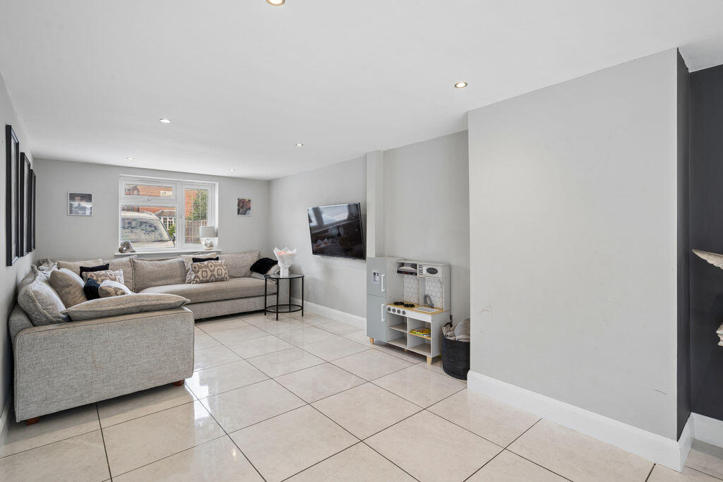 House in Slough - View 5