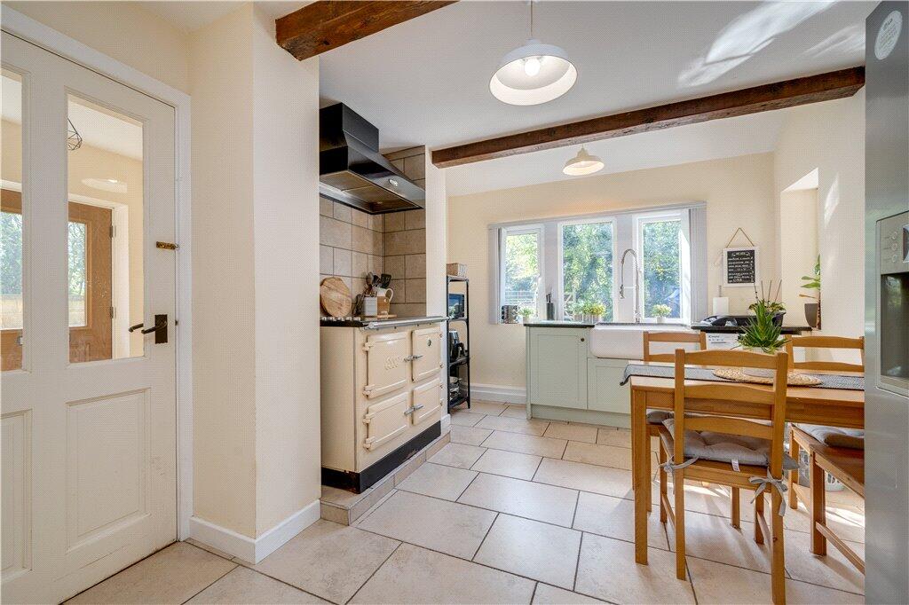 House in Leeds, Troydale - More