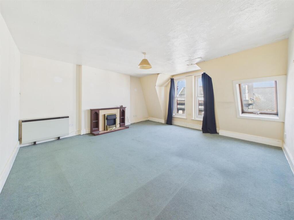 Main image of property: Flat 3, 150 High StreetIlfracombeDevon