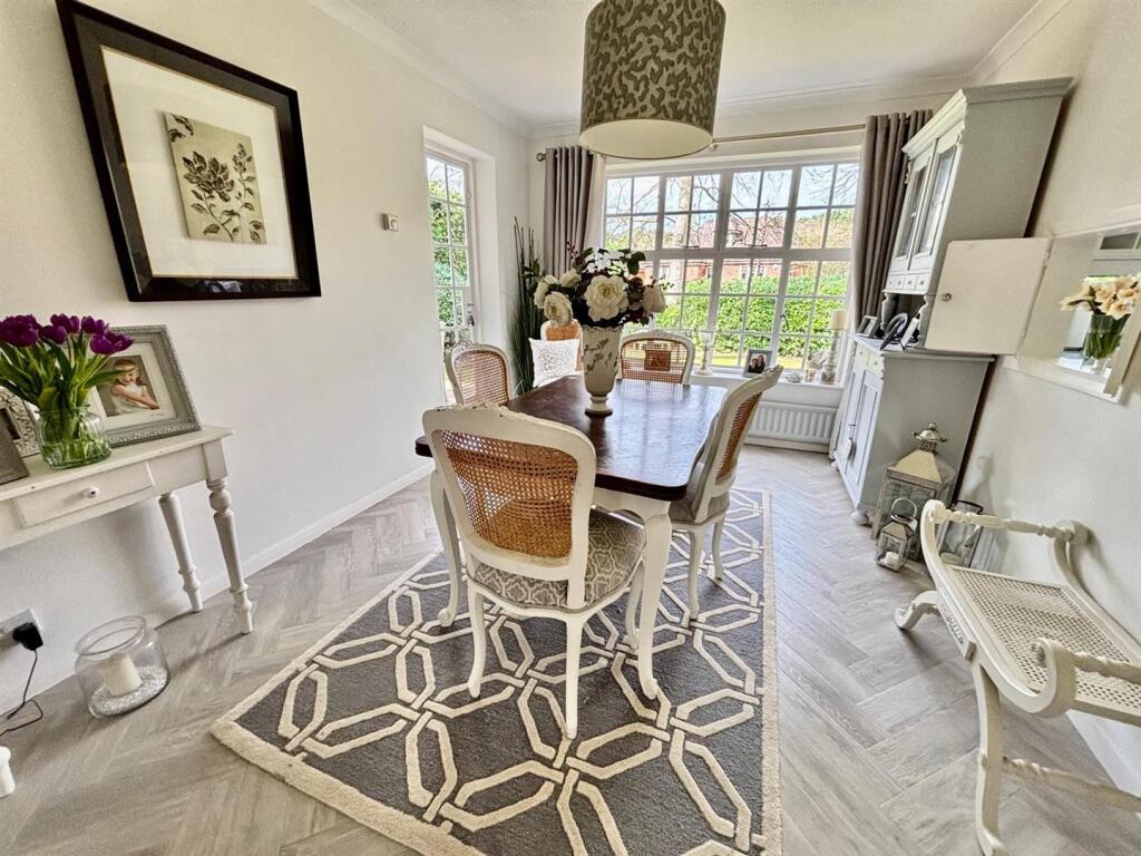 House in Surrey Heath, Old Dean - View 5