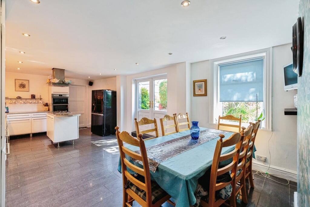 Derbe Road, Lytham St. Annes, FY8 photo 4