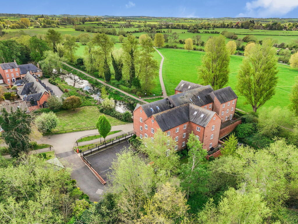Main image of property: Willow Lane, Stony Stratford, Milton Keynes, MK11 1FH