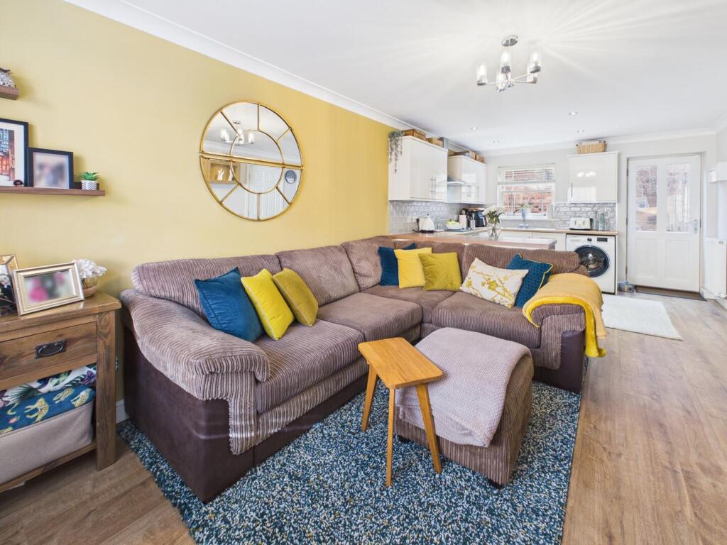 1 Banks Court, Horncastle photo 2