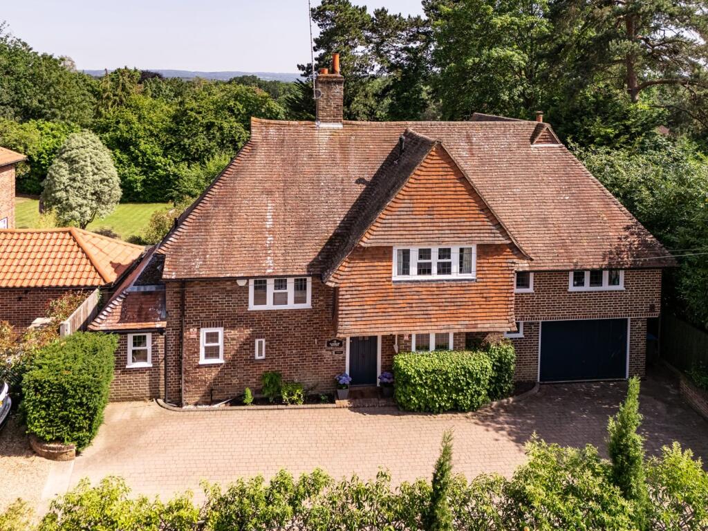 Main image of property: Knipp Hill, Cobham, KT11