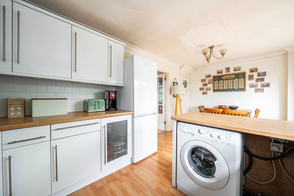 House in Gillingham, Medway - View 5