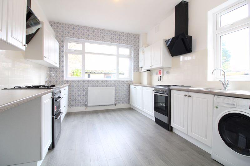 House in Luton - View 2