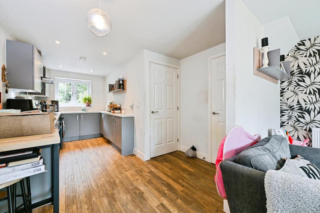 House in Nottingham, Nottinghamshire - View 4
