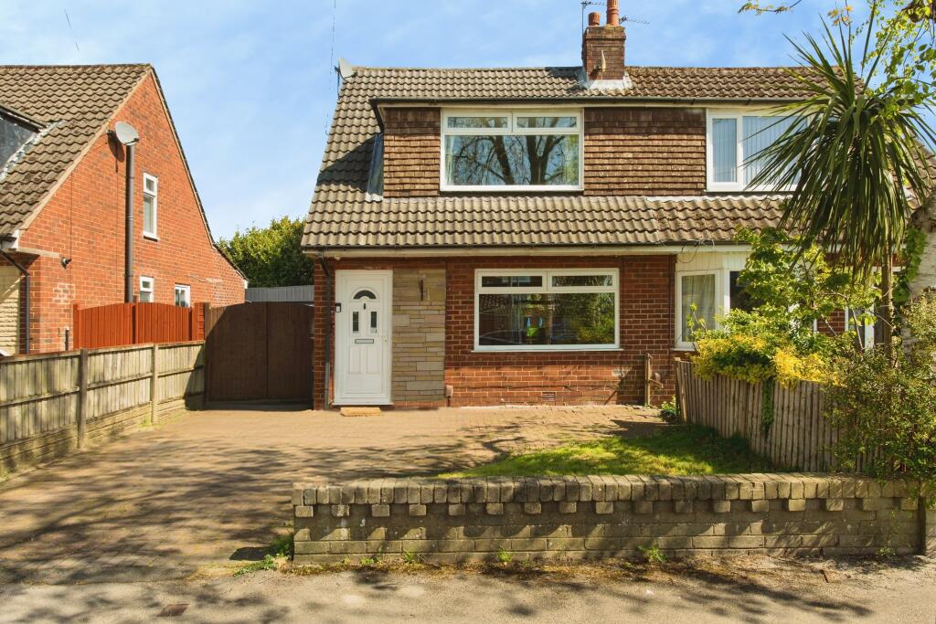 Main image of property: Ranaldsway, Leyland, PR25