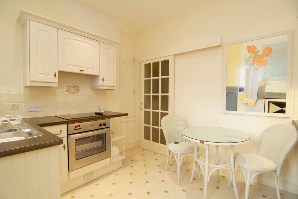 Apartment in Beaulieu Court, Harrogate - More