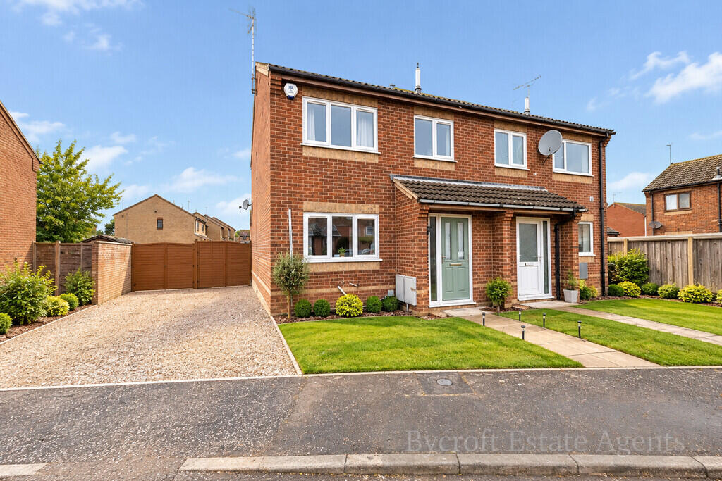 3-bed semi-detached on Watling Close, Caister-on-sea, £180,000