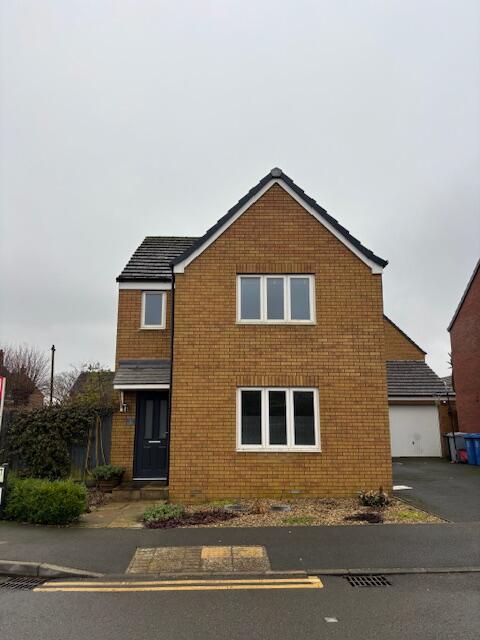 Main image of property: Green Crescent, NN14