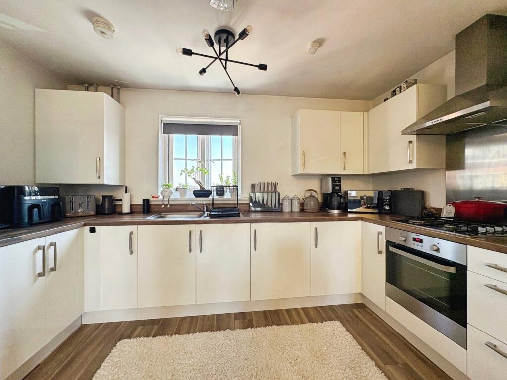 Apartment in Guildford - View 5